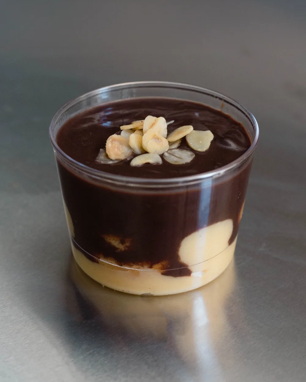 Bitter Çikolatalı Profiterol Cup
