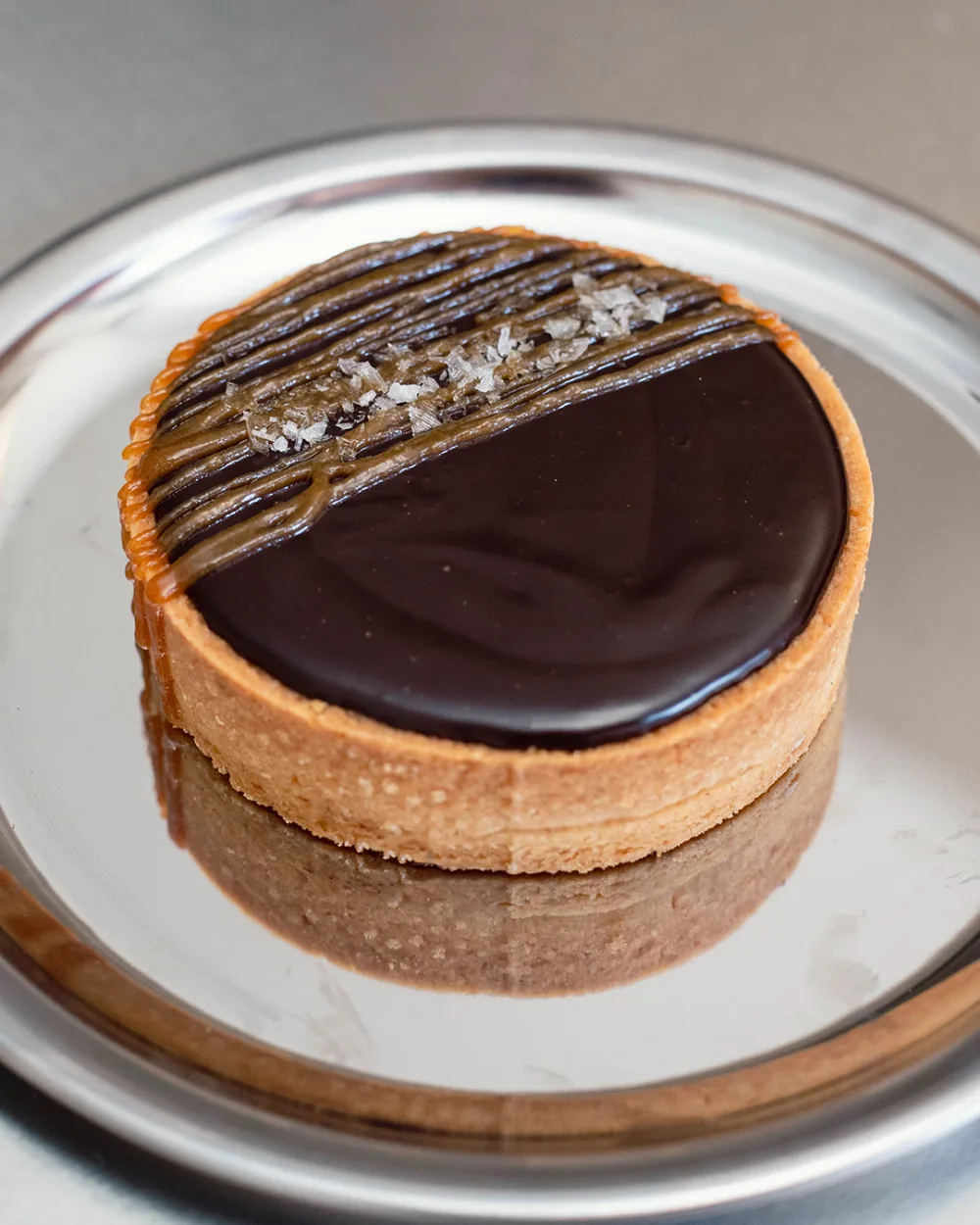 Tuzlu Karamelli ve Çikolatalı Tart